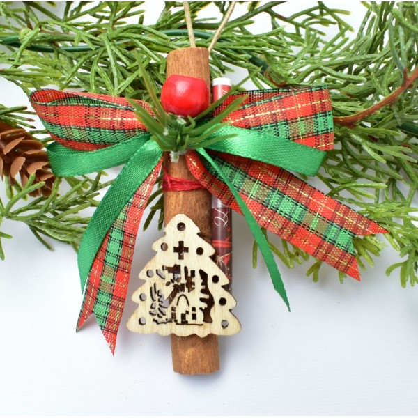 Коледна играчка с канела и късмет