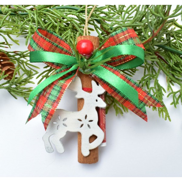 Коледна играчка с канела и късмет